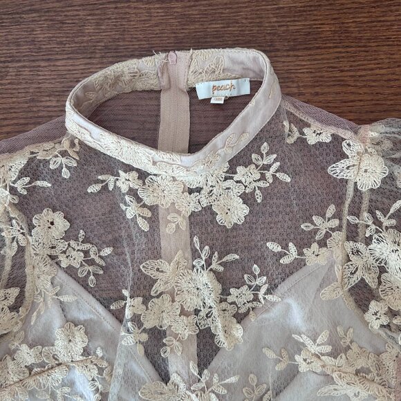 Sheer Mock Neck Long Sleeve Peach Floral Lace Top Built-in Cami Size Medium - Picture 3 of 14